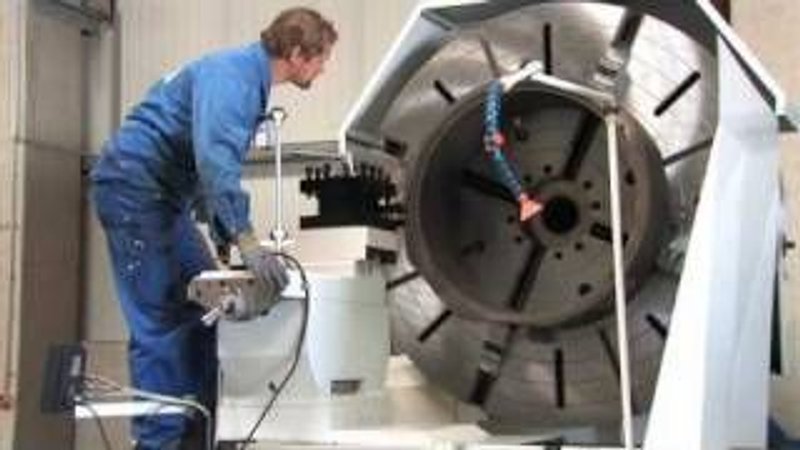 KNUTH MODEL "DL E HEAVY" HEAVY-DUTY ENGINE LATHE