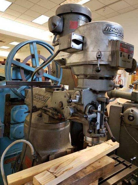 SERIES 2 BRIDGEPORT MILLING MACHINE (13519)


