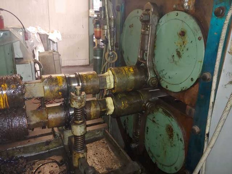 6 5/16&quot; (160mm) X 13&quot;(330mm) X 20 7/8&quot;(530mm) SCHMITZ
6 HI CLUSTER MILL (13521)