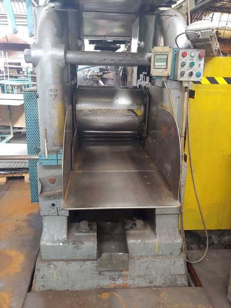 8 21/32&quot;(220mm) X 16&quot;(400mm) X 22 13/16&quot;(580mm) RWF
6 HIGH CLUSTER MILL (13522)