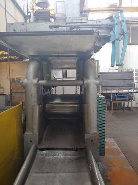 8 21/32&quot;(220mm) X 16&quot;(400mm) X 22 13/16&quot;(580mm) RWF
6 HIGH CLUSTER MILL (13522)