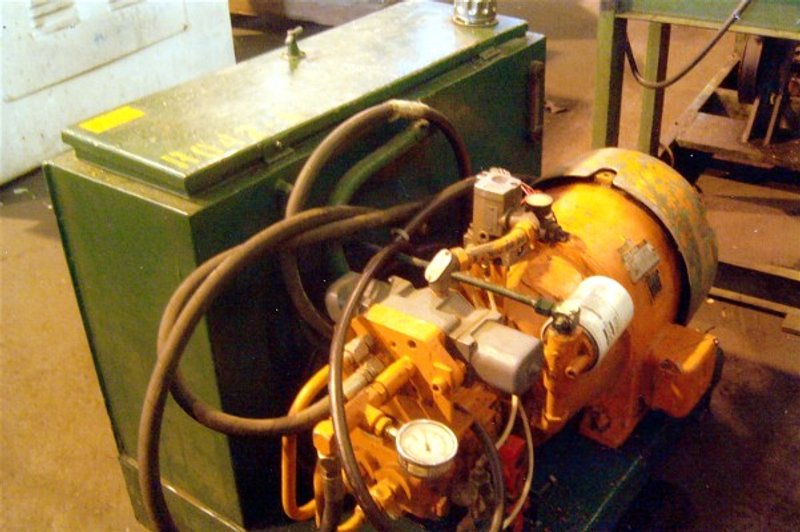 10 STAND YODER # M-1-1/2 ROLL FORMER