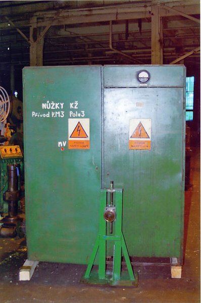 17-1/2&quot; X 2-1/2&quot; X 2200 LBS.  KZ SLITTING LINE