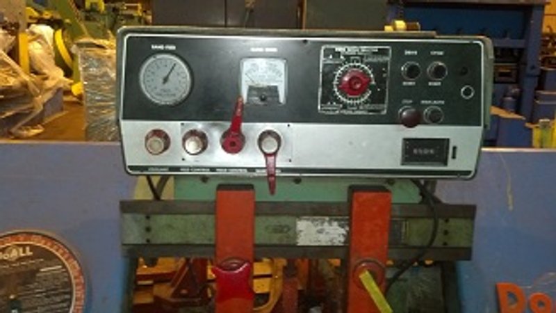12" x 16" DOALLL C-70 BAND SAW