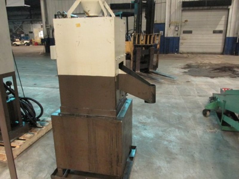 SAKAMURA PARTS WASHER WITH ELECTRICAL PANEL AND CHAIN CONVEYOR