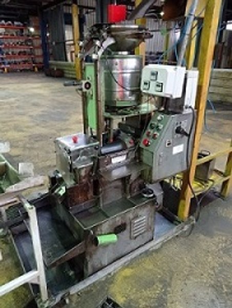 SHIMAZU # SUPER 2F TWIN SPINDLE NUT TAPPER