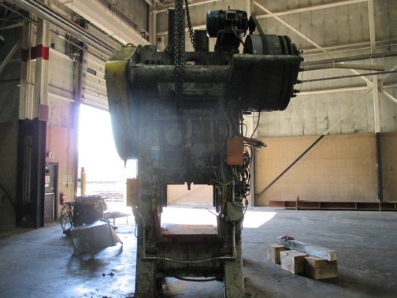 200 TON ERIE TRIM STRAIGHT SIDE SINGLE CRANK PRESS