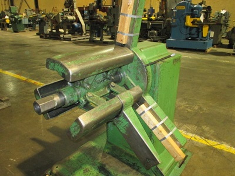 2,500 LBS.  AMERICAN STEEL UNCOILER