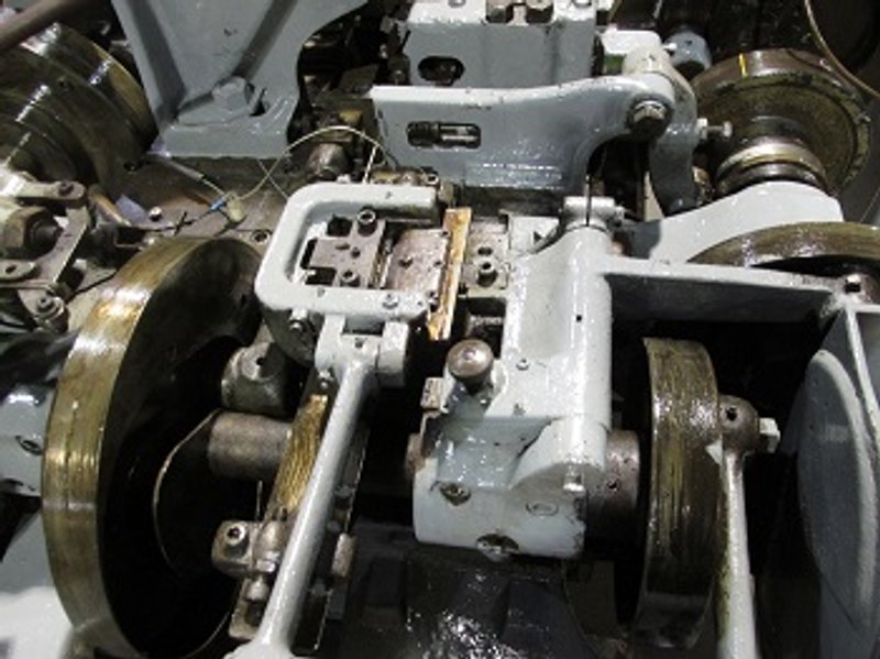 US BAIRD # 3 FOUR SLIDE MACHINE WITH MOTORIZED STRAIGHTENER