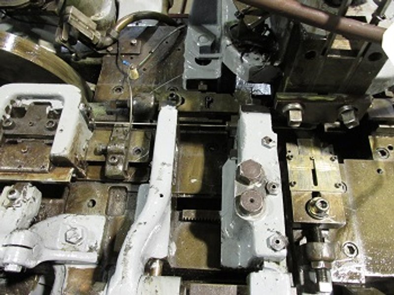US BAIRD # 3 FOUR SLIDE MACHINE WITH MOTORIZED STRAIGHTENER