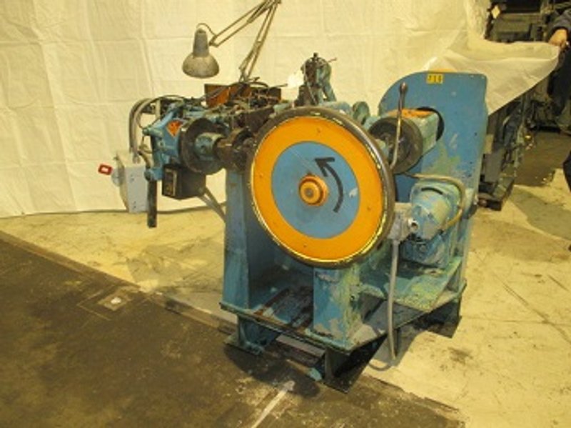 US BAIRD # 1 FOUR SLIDE MACHINE WITH WIRE STRAIGHTENER