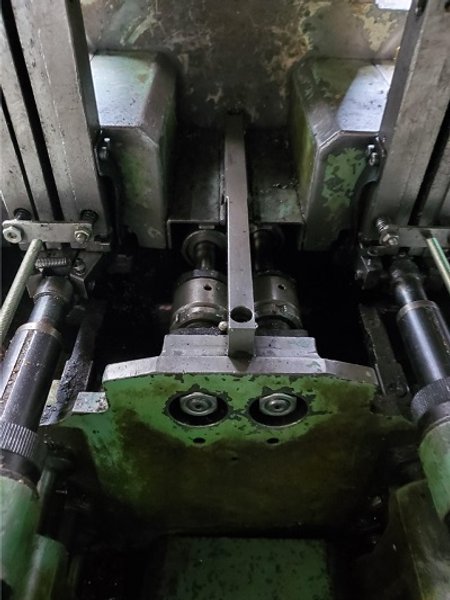 3/8&quot; SHIMAZU # 3NF TWO SPINDLE NUT TAPPER