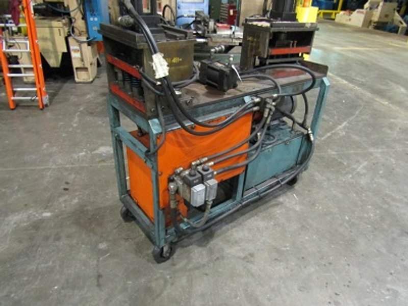 WIRE TRIMMER AND BENDER