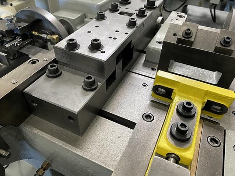 NILSON 751 FOUR SLIDE MACHINE - REBUILT / DUAL SLIDE - COINING