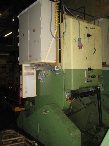 150 Ton IWK OBI PRESS, MODEL PEKRON-150-Z, 7.8" STR, 22" SH, 39" X 24.8" BA , 40 SPM