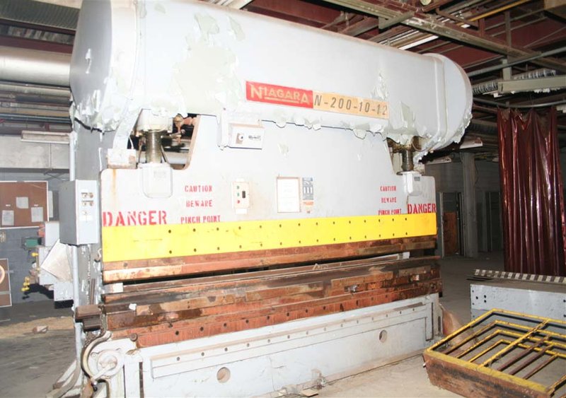 200 TON 12&#039; TON NIAGARA MECHANICAL PRESS BRAKE, MODEL N200-10-12, 4&quot; STR, 6&quot; ADJ, 12&quot; SH