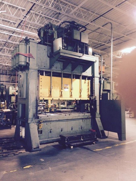 250 TON EAGLE HYDRAULIC DOWN ACTING PRESS, SA4-250-108-48, 12" STR, 18" SH, 30" DLO, 108" X 48" BA
