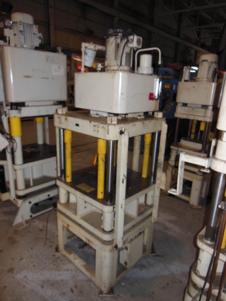 40 TON FISHER DYNAMIC UP ACTING 4 POST PRESS, 14" STR, 19" DLO, 28" X 28" BA