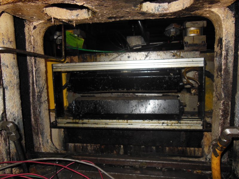 12&quot; W X .156&quot; CHS SERVO FEEDER PRESS MOUNT, MODEL DRF-312, FLOOR STND CONTROLLER, 2003