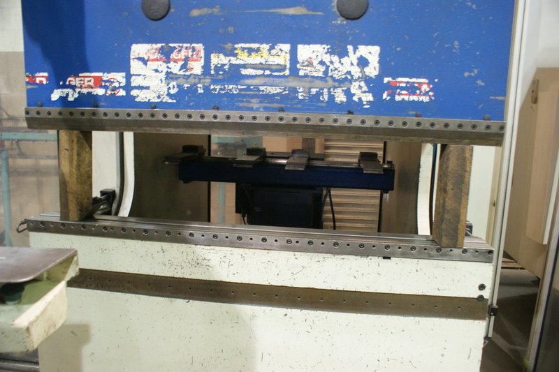 56 TON TRUMPF CNC HYDRAULIC PRESS BRAKE, MODEL TRUMABEND V50, 50" BED, 8.50" STR, 1996