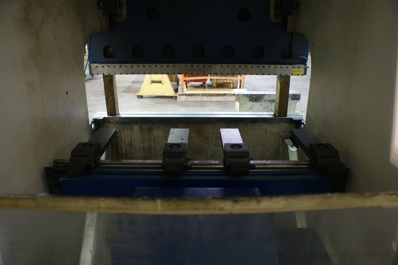 56 TON TRUMPF CNC HYDRAULIC PRESS BRAKE, MODEL TRUMABEND V50, 50" BED, 8.50" STR, 1996