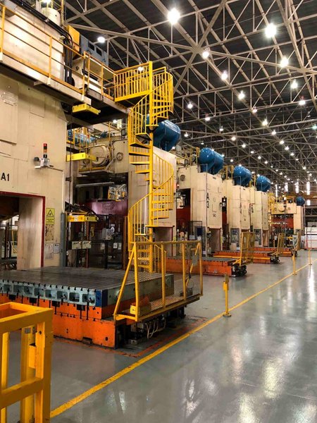 DANLY TANDEM PRESS LINE, (1) 2500/1300 TON DBL ACTION PRESS 156" LR X 102" BA, (2) 500 TON SSDC PRESSES 36" STR, 64" SH, 132" LR X 72" BA , (2) 300 TON SSDC PRESSES, 36" STR, 64" SH, 132" LR X 72" BA, ROLLING BOLSTERS