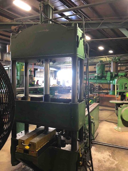60 TON 4 POST HYDRAULIC STRAIGHTENING PRESS, 42" LR X 18" FB TABLE, 117" PNEUMATIC RUN OUT TABLE, 