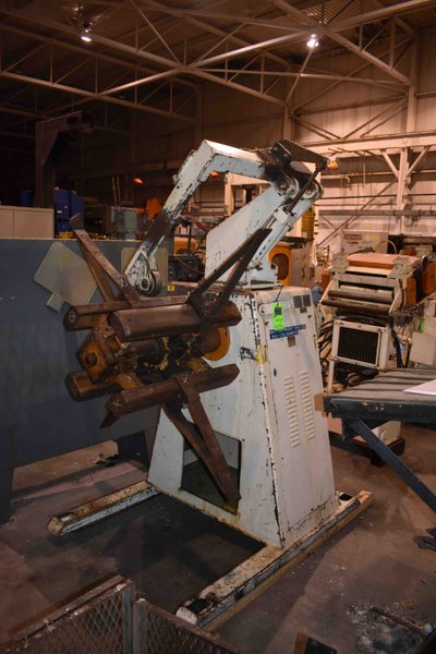 10,000 lbs. x 26&quot; x .16&quot; MINSTER REEL &amp; STRAIGHTENER, POWERED COIL REEL, MODEL 10-26, HOLD DOWN ARM, 72&quot; O.D. CAPACITY, 26&quot; W X .16&quot; POWERED STRAIGHTENER, MODEL 30-26-5