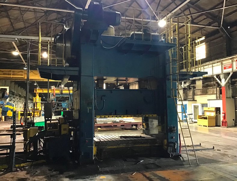 330 TON STAMTEC STRAIGHT SIDE PRESS, MODEL S2-330, 10" STR, 37" SH, 8" ADJ, 98" LR X 48" FB BED, 30-60 SPM VARI, 2001