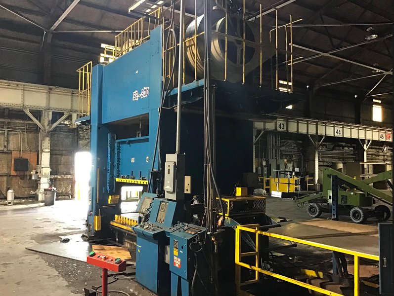330 TON STAMTEC STRAIGHT SIDE PRESS, MODEL S2-330, 10" STR, 37" SH, 8" ADJ, 98" LR X 48" FB BED, 30-60 SPM VARI, 2001
