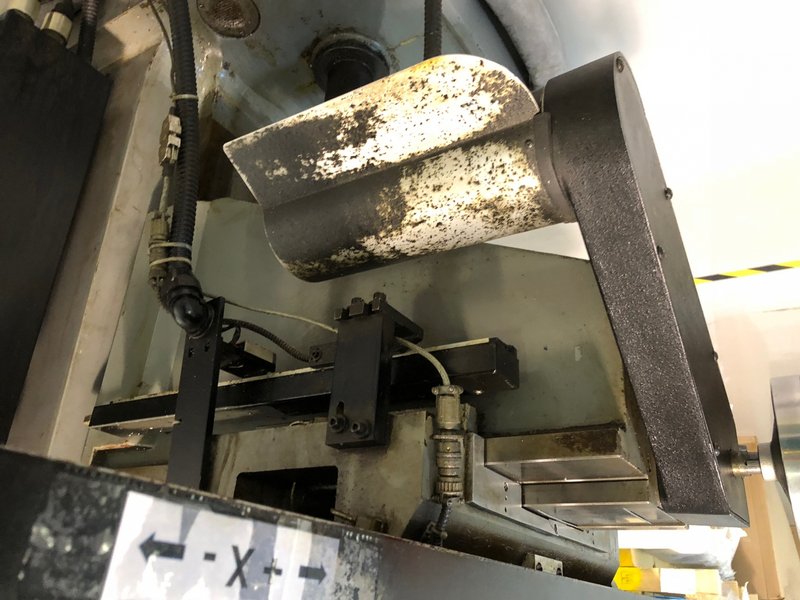 YCM 40 Knee Mill For Sale - 1989