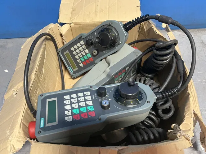 SIEMENS HANDHELD TERMINAL/MANUAL GENERATOR PENDANT   -  6FX2007-1AC04