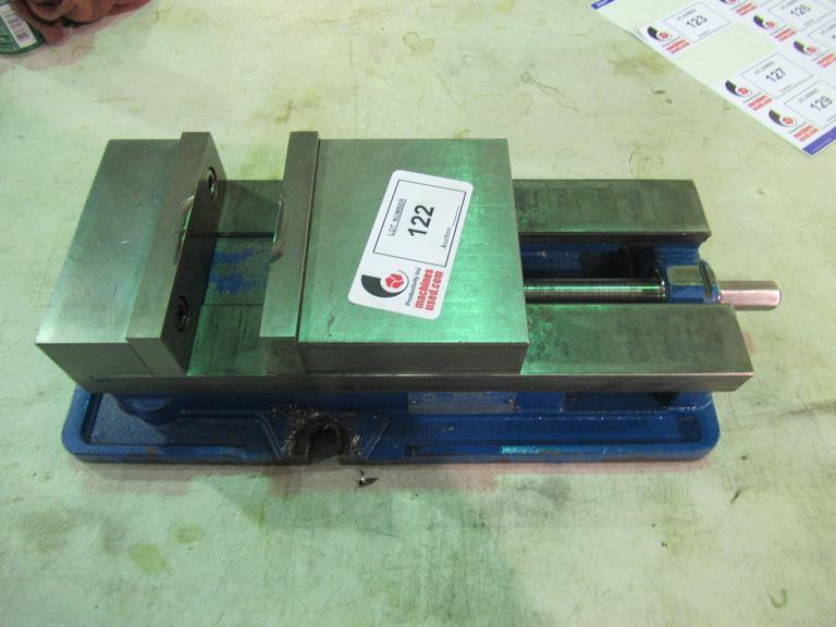 Kurt D675 Machine Vise with Steel Jaws- Auction Item