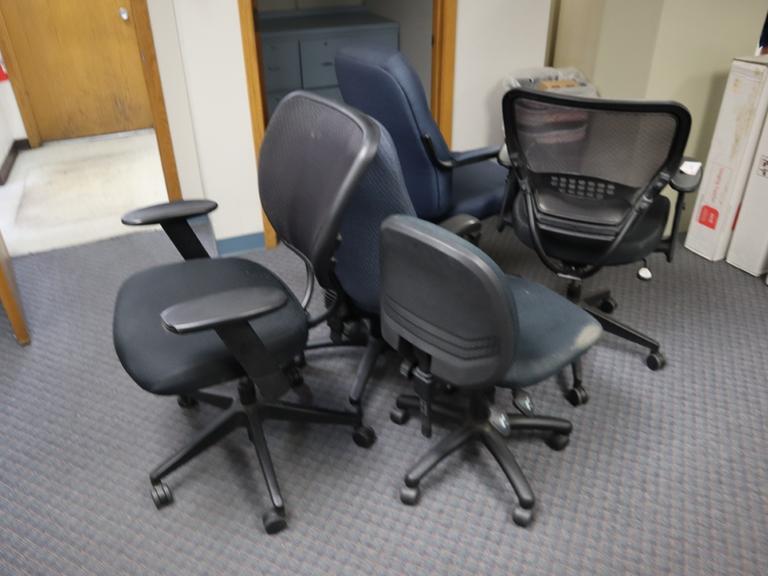 Rolling Office Desk Chairs- Auction Item