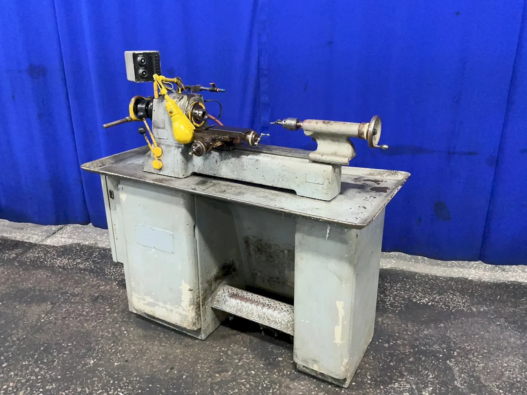 HARDINGE 9” X 26” LATHE  -  DV 59