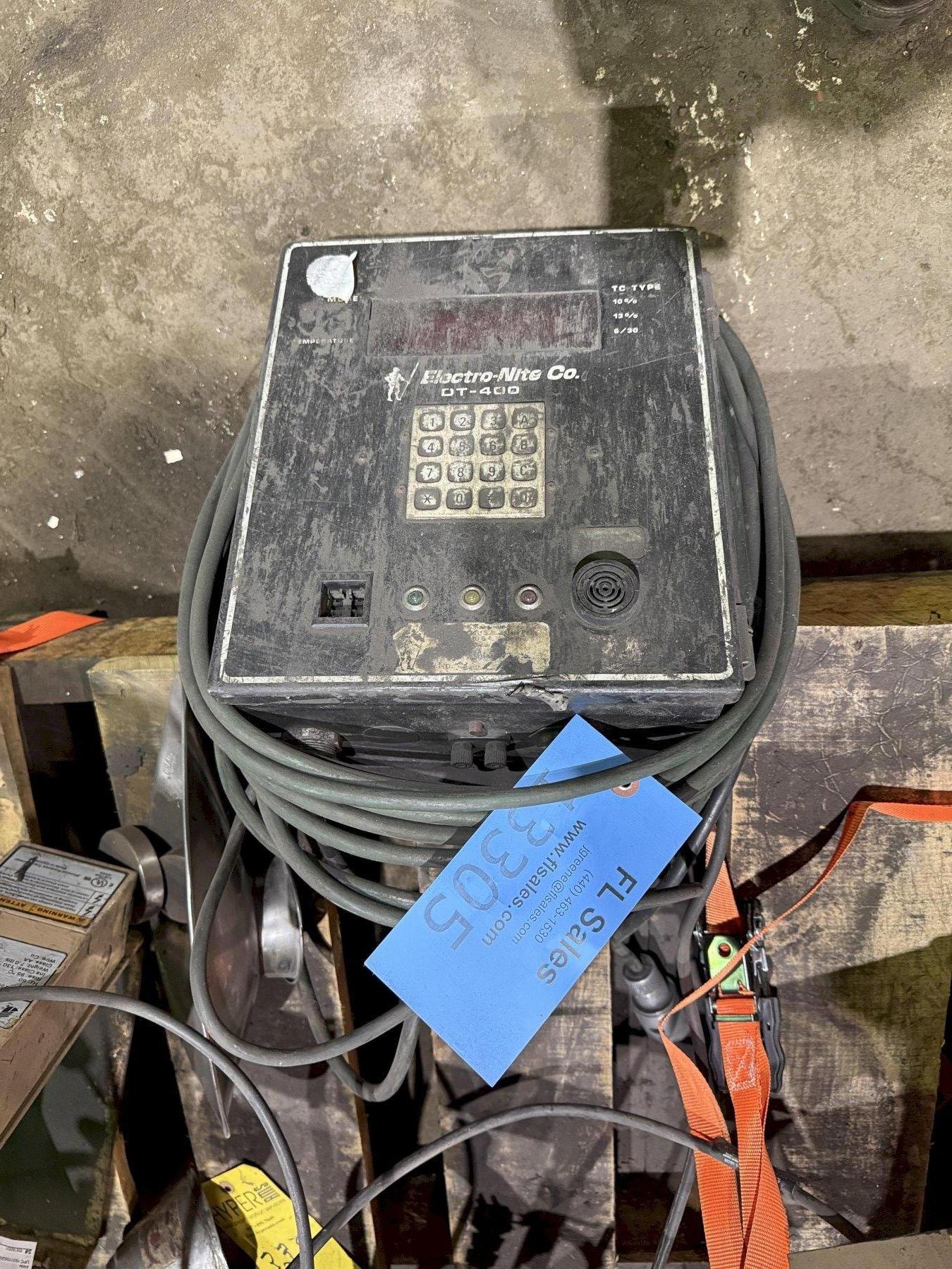 Electronite model DT400 temperature indicator, SN 247