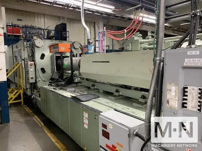943 TON 201 OZ NISSEI MODEL FV9200-600L INJECTION MOLDING MACHINE MFG 2003