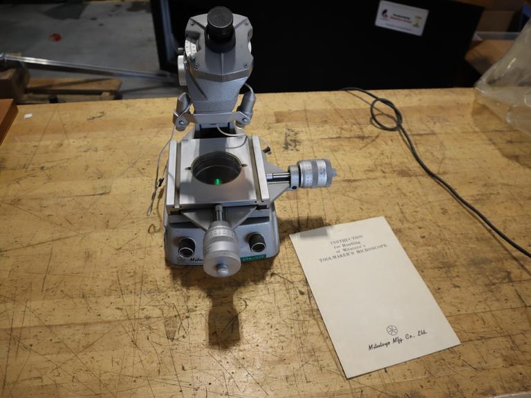 Mitutoyo ToolMakers Microscope, Surface and ProfileIllumination, 2X Lens, 15X Eyepiece Lens, Micrometer Adjust Stage Travels- Auction Item