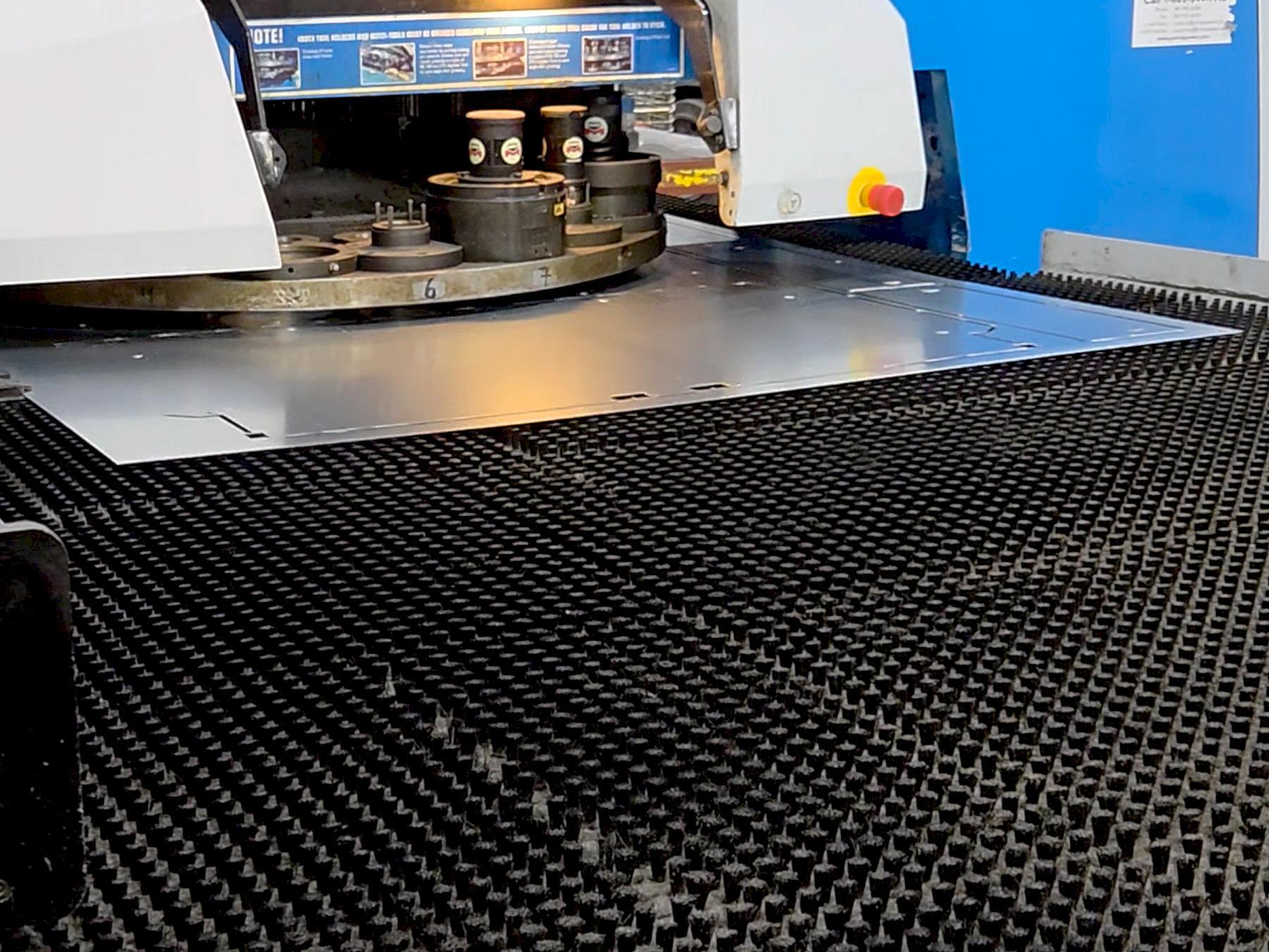 Finn-Power C5 33 Ton Turret Punch Press