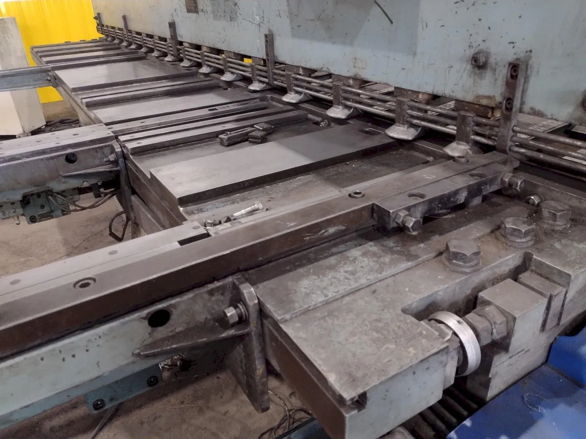 13' x 1/4" AMADA MODEL #M-4065 MECHANICAL POWER SQUARING SHEAR, FRONT GUAGING, CONVEYOR & STACKER