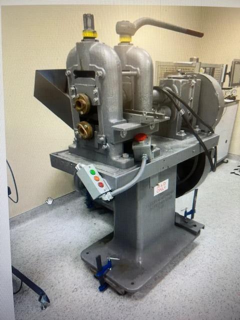 5" X 2.5" BLAKE & JOHNSON 2 HI ROLLING MILL (14687)