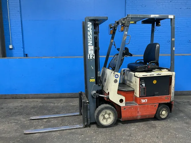 Nissan 2350 Lbs Electric Forklift - Cspo1l5s