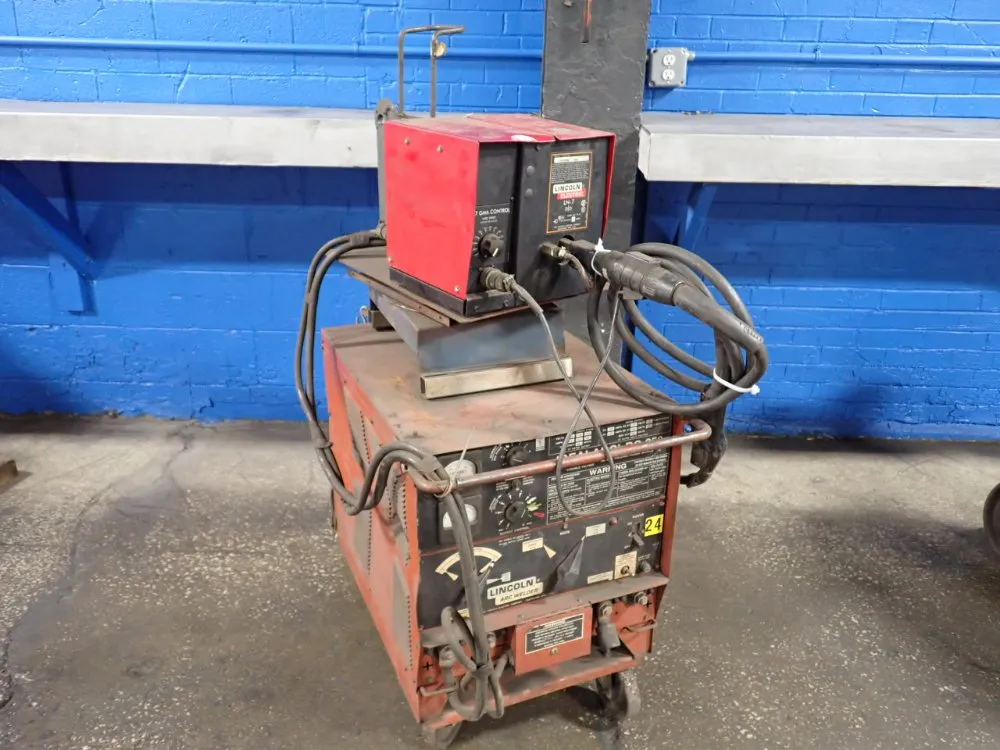 LINCOLN 250 A WELDER   -  DC-250