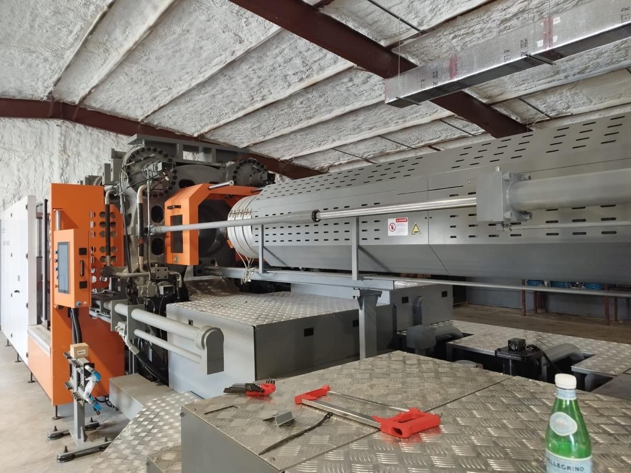 770 TON, 1,404 Oz CHEN HSONG SM700-TP-SVP/2 (D2) Plastic Injection Molding Machine, 2024 – Tie Bar Pulling System with Power Tie Bar Retraction