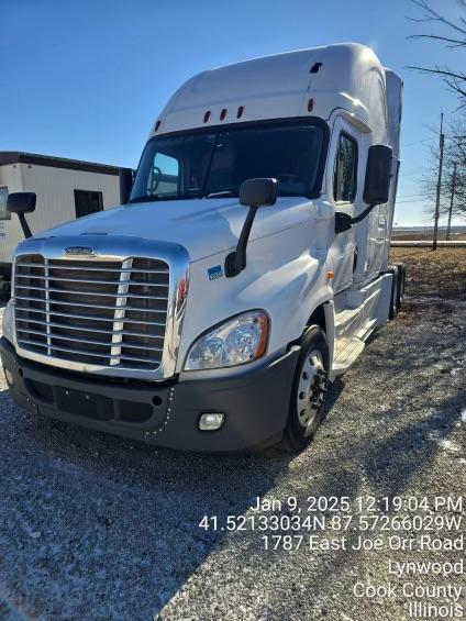 Freightliner Cascadia 125 Sleeper Truck – 2015