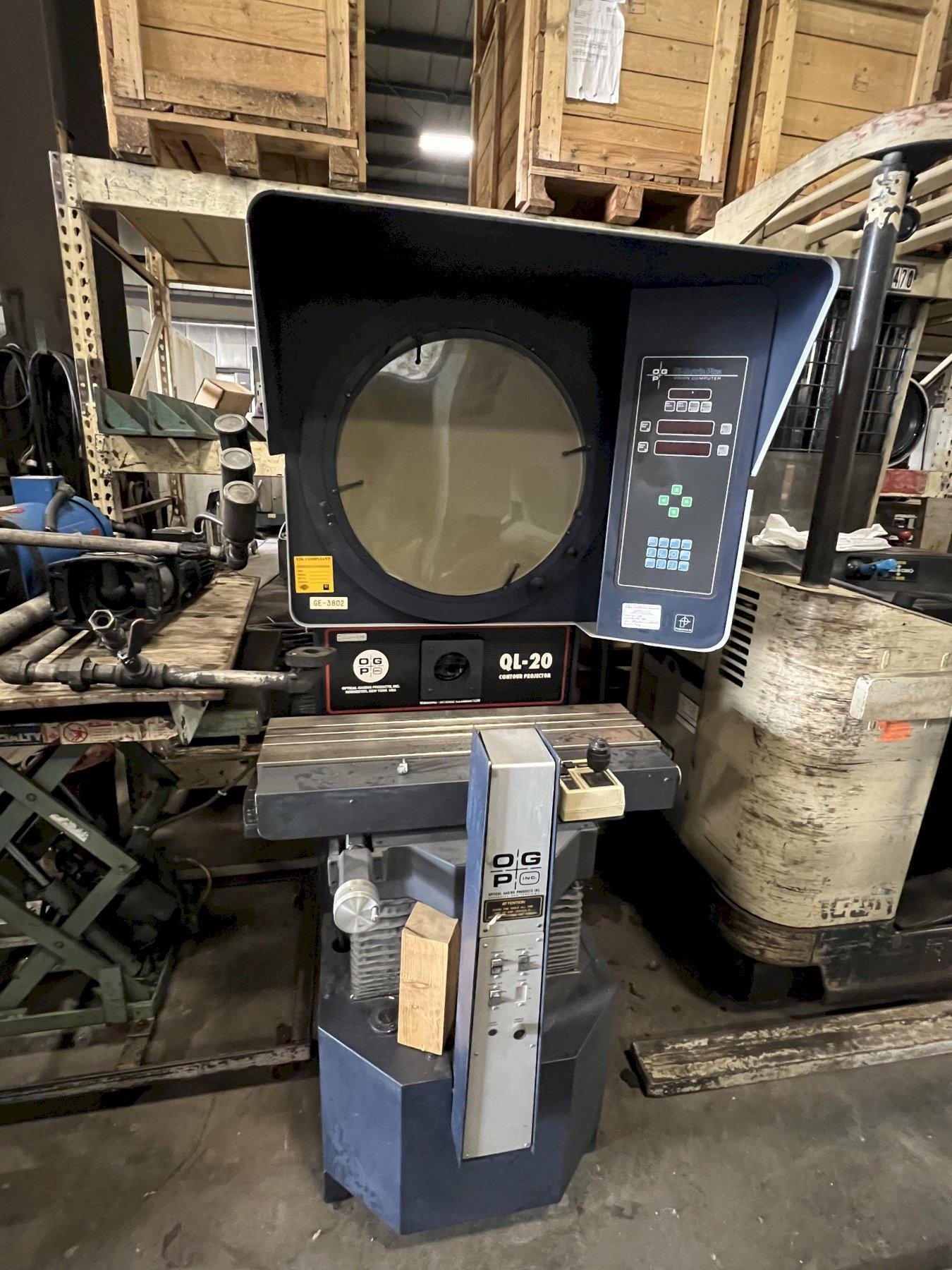 OGP OPTICAL COMPARATOR, MODEL QL-20, 8" X 32" TABLE, HELIX
