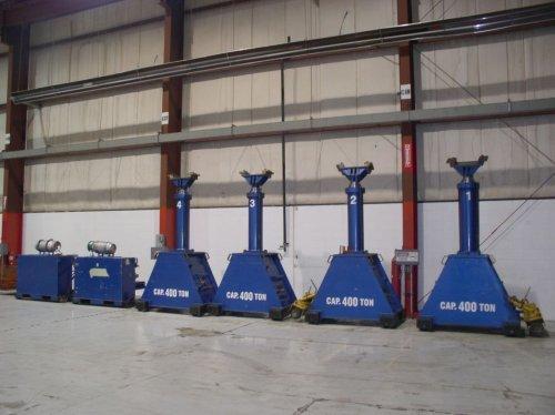 400 Ton LIFT SYSTEMS Model 44A, 4 Gantry Legs and 2 Power Units