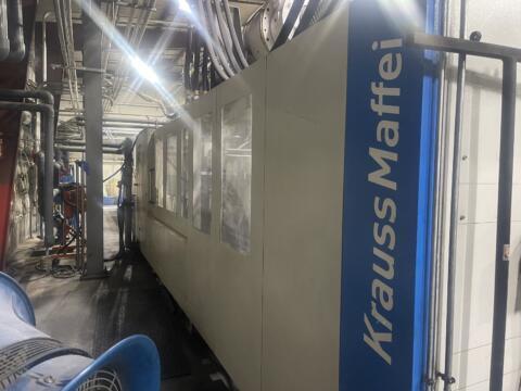 3000 ton Krauss Maffei Injection Molding Machine Type KM 2700/55000 MX