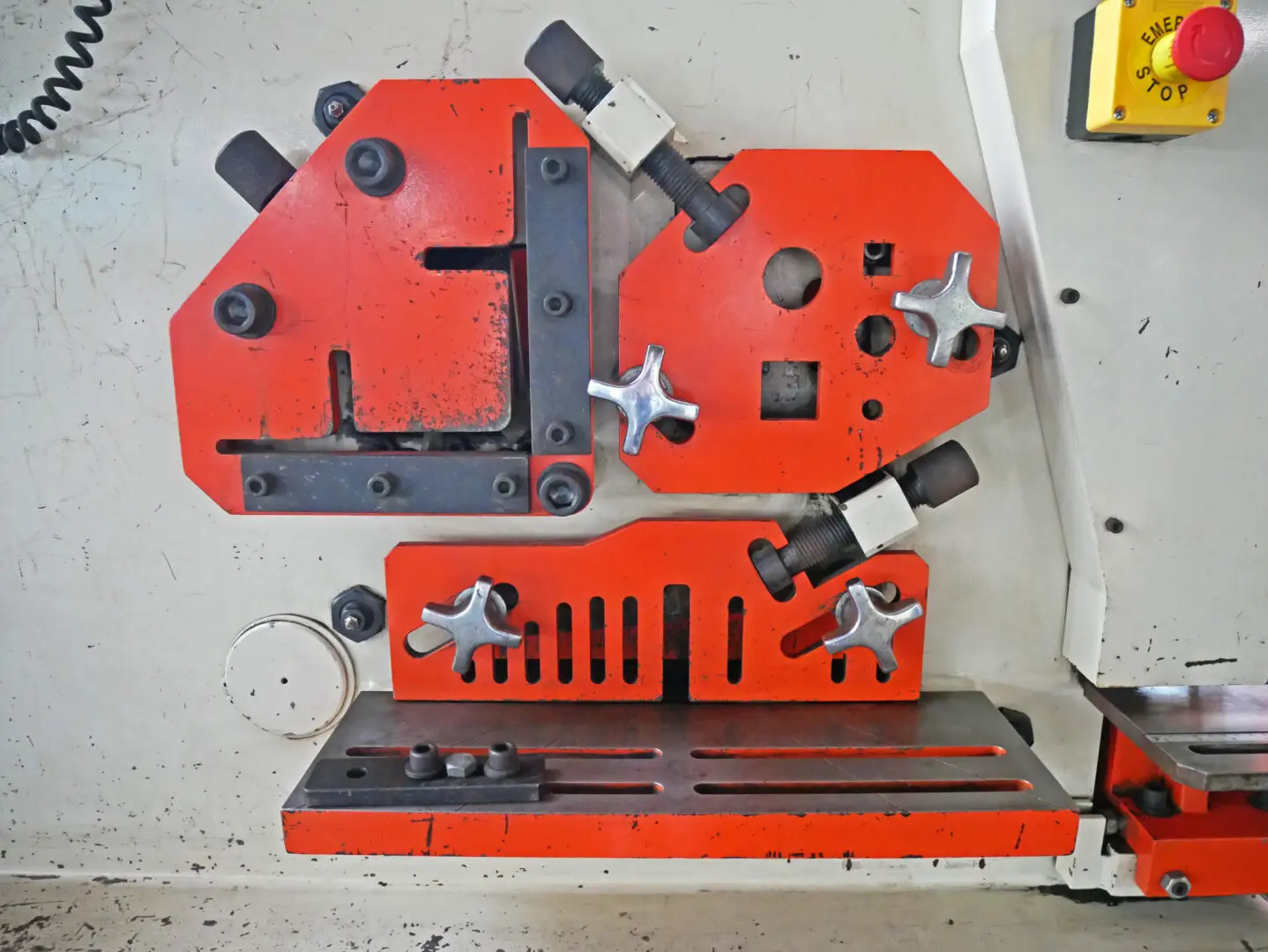 SUNRISE IW-66SD Ironworker - 66-Ton Dual-Station Hydraulic