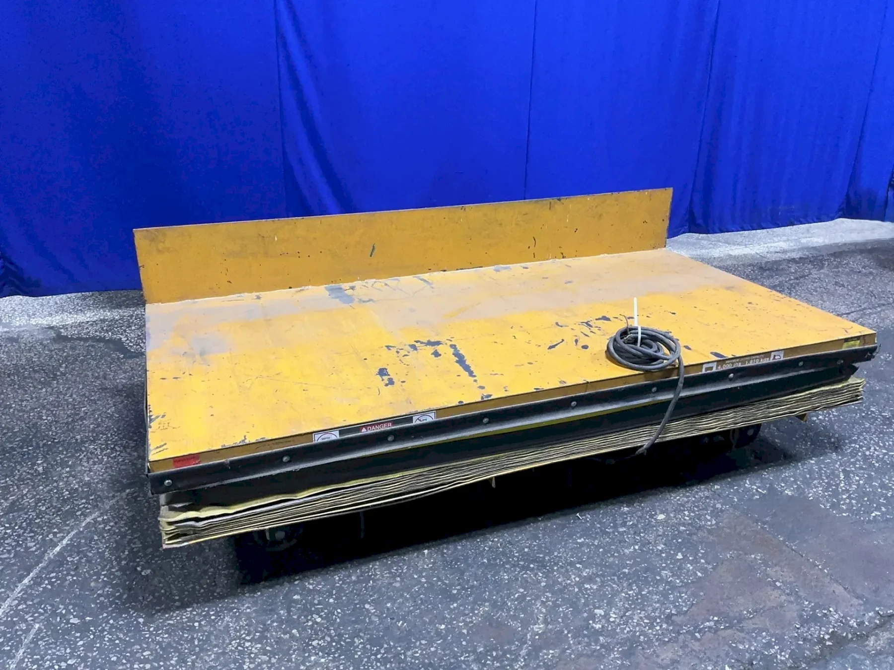 ECOA INDUSTRIAL PRODUCTS 4000 LBS LIFT TABLE  -  HTTDW-040-45-96048